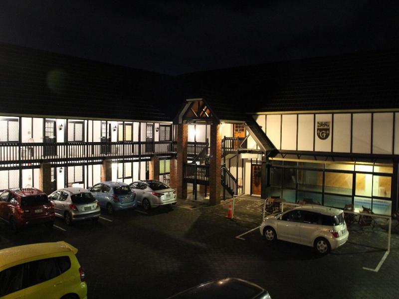 Grosvenor Motor Inn
