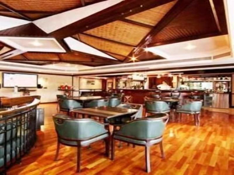 Palm Meadows Club image