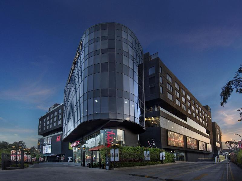 The Waverly Hotel Residences image