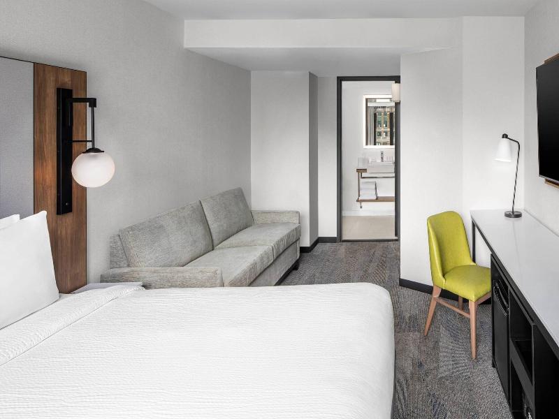 Fairfield Inn Suites New York Manhattan Times Squa image