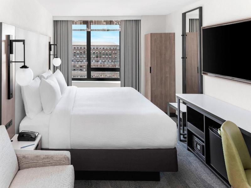 Fairfield Inn Suites New York Manhattan Times Squa image