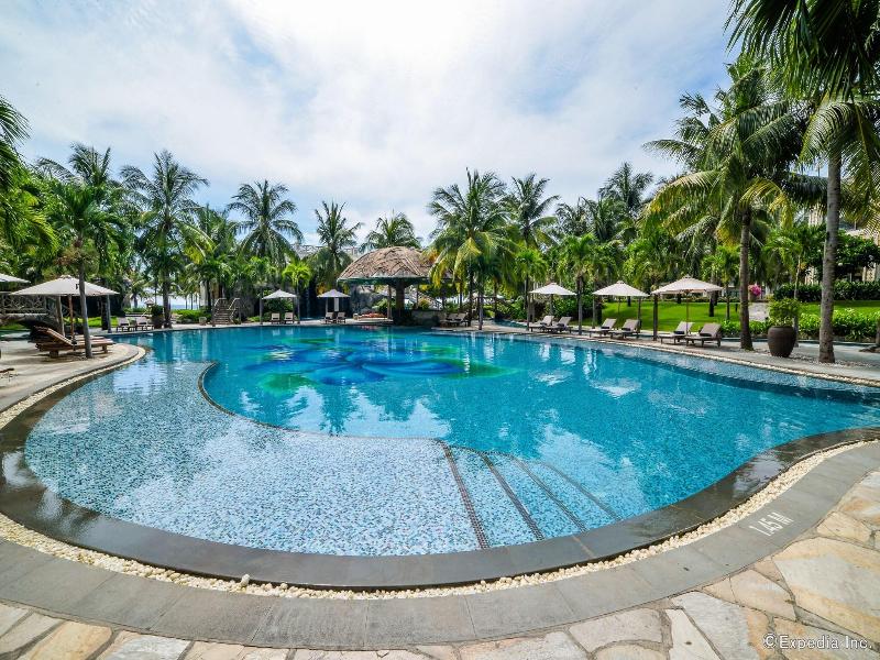 Olalani Resort & Condotel image