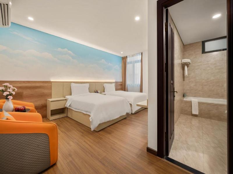 Lunar Hotel Da Nang image
