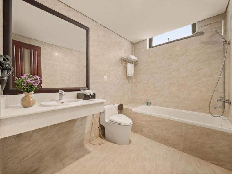Lunar Hotel Da Nang image