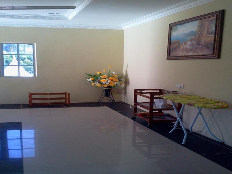 D Warung Motel