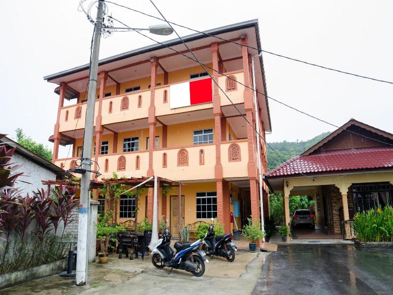 LOT 33 Boutique Hotel