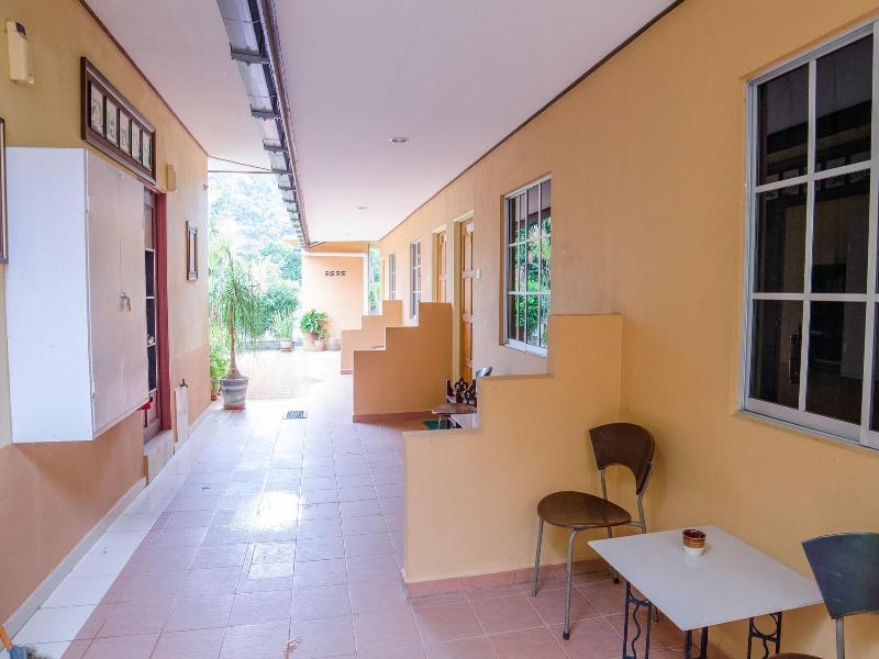 LOT 33 Boutique Hotel