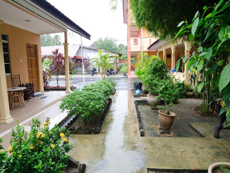 LOT 33 Boutique Hotel