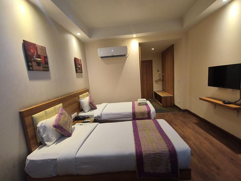 Le Roi Haridwar Hotel image