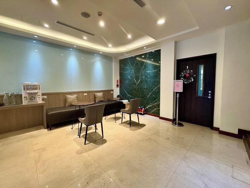 Fupin Hotel image