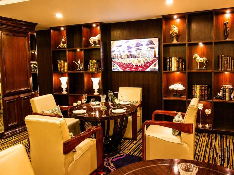 Shakun Hotels And Resort Pure Vegetarian Hotel image