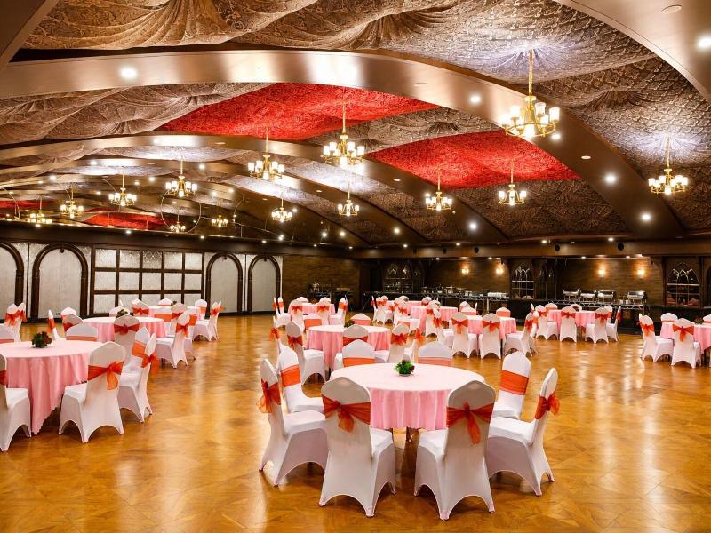 Shakun Hotels And Resort Pure Vegetarian Hotel image
