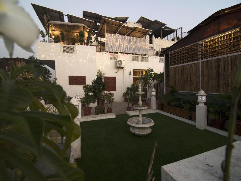 Chitra Katha Hotel image