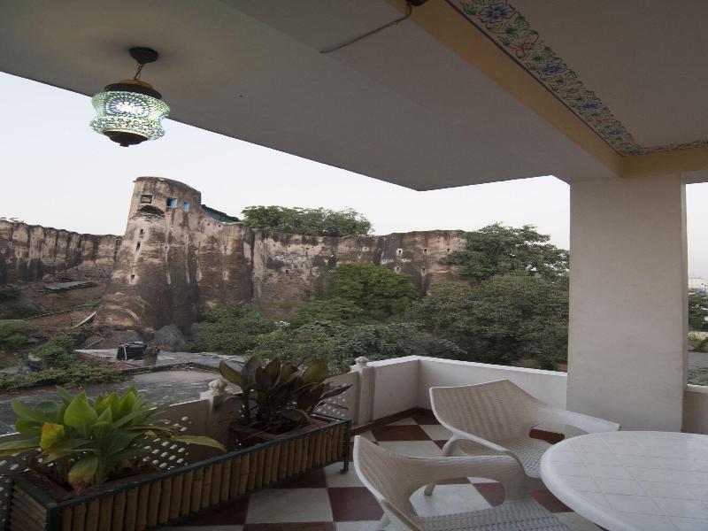 Chitra Katha Hotel image