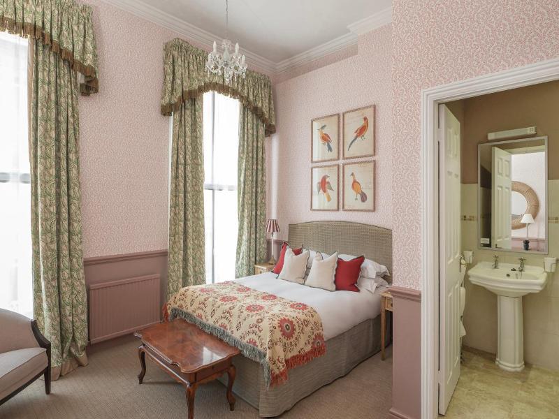 Royal Hotel image