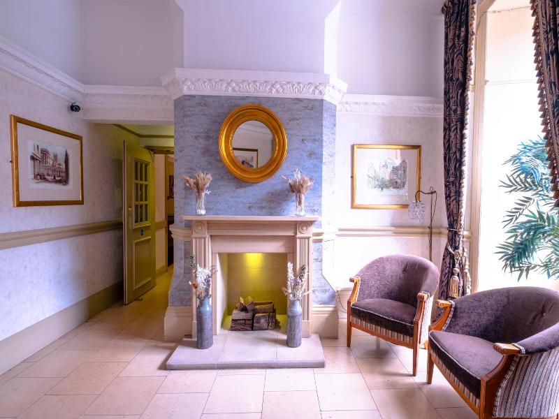 Royal Hotel image