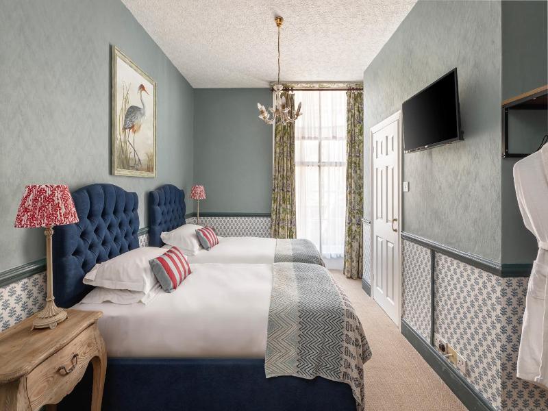 Royal Hotel image