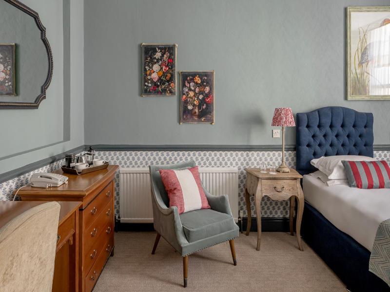 Royal Hotel image