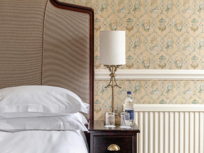 Royal Hotel image