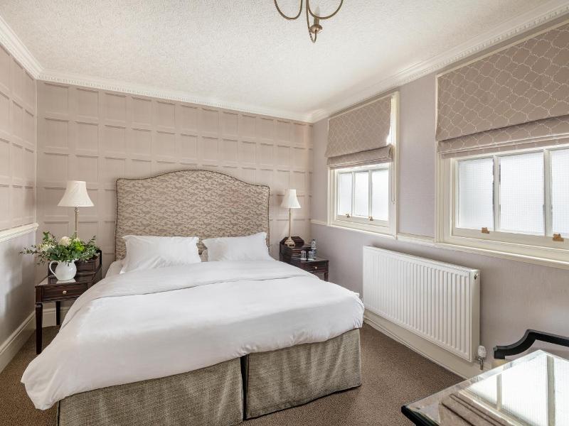 Royal Hotel image