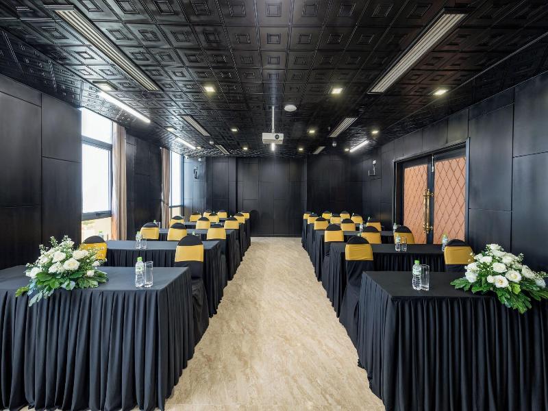 Alcove Da Nang Bay Boutique Hotel image