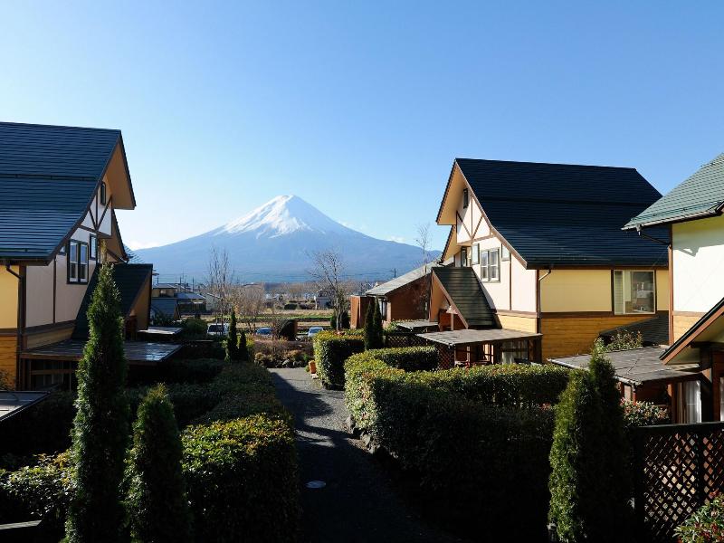 Lake Villa Kawaguchiko image