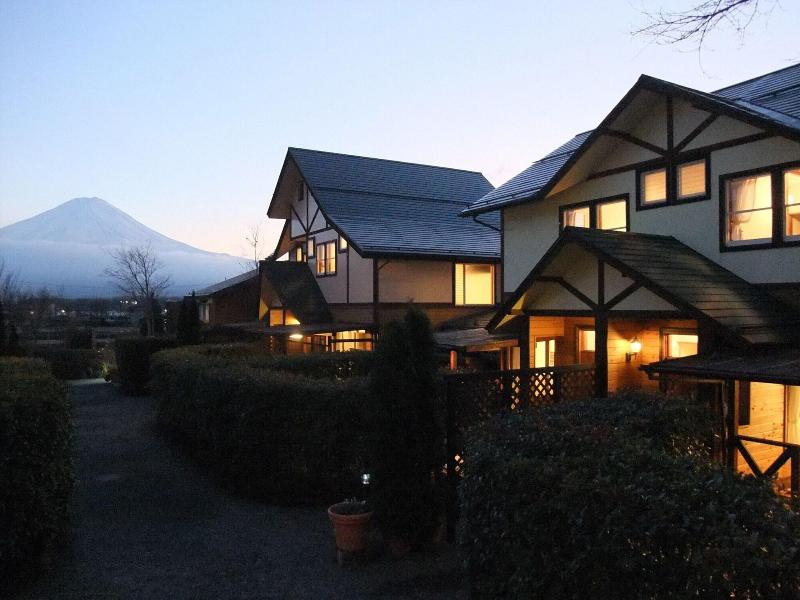 Lake Villa Kawaguchiko image
