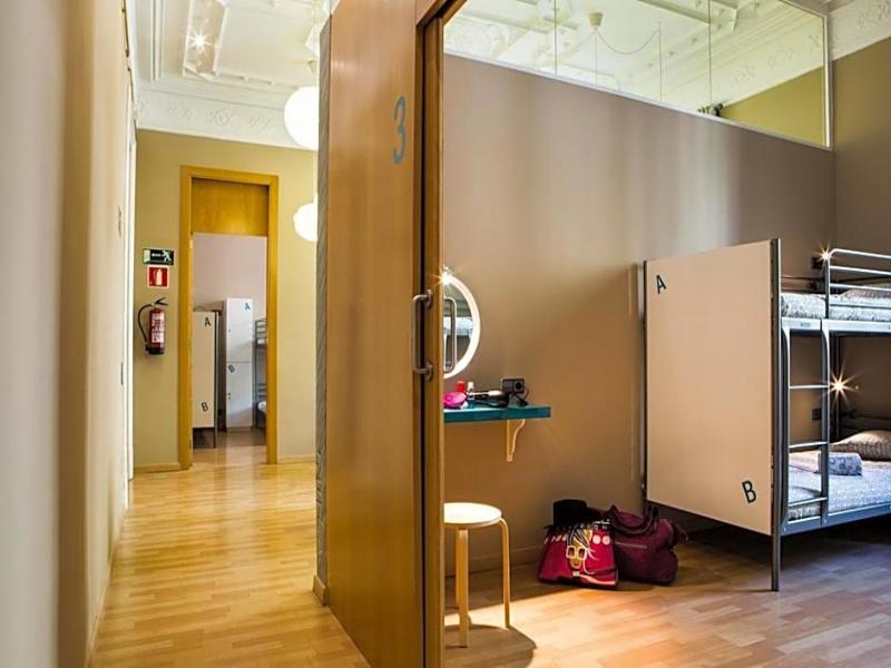 Born Barcelona Hostel image