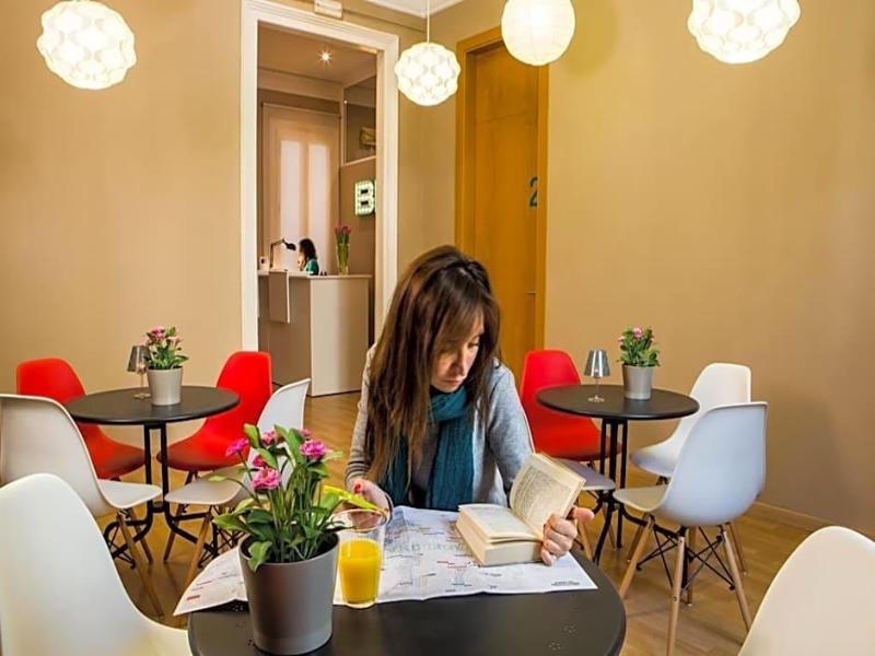 Born Barcelona Hostel image