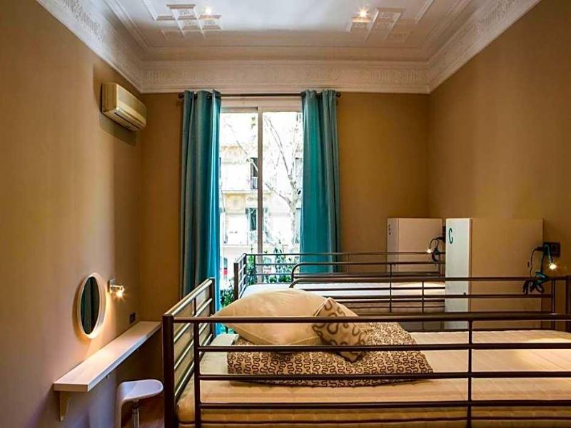 Born Barcelona Hostel image