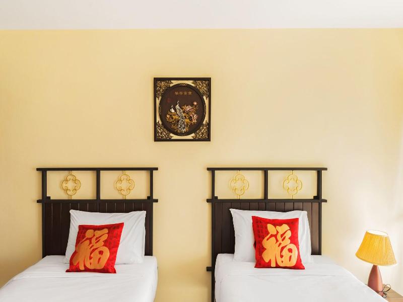 Le Hua Phuket image