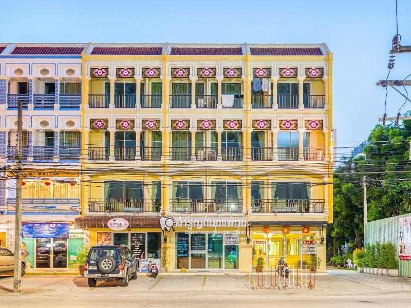 Le Hua Phuket image