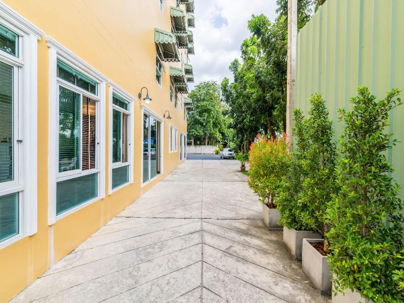 Le Hua Phuket image