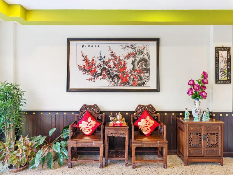 Le Hua Phuket image
