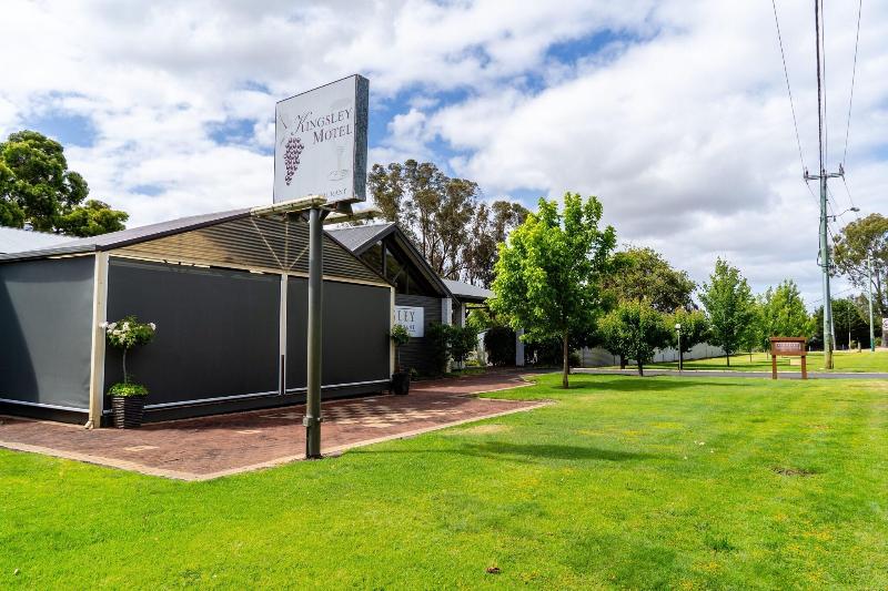 Kingsley Motel — exterior view