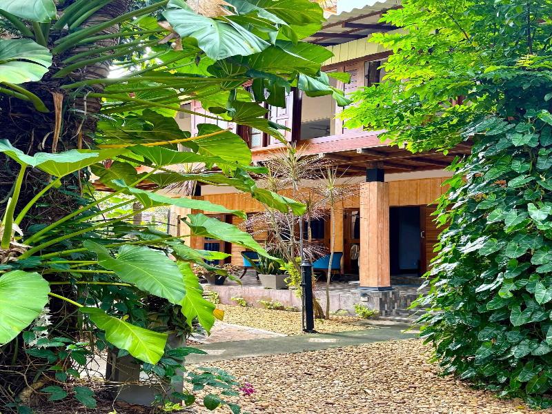 Gomez Place