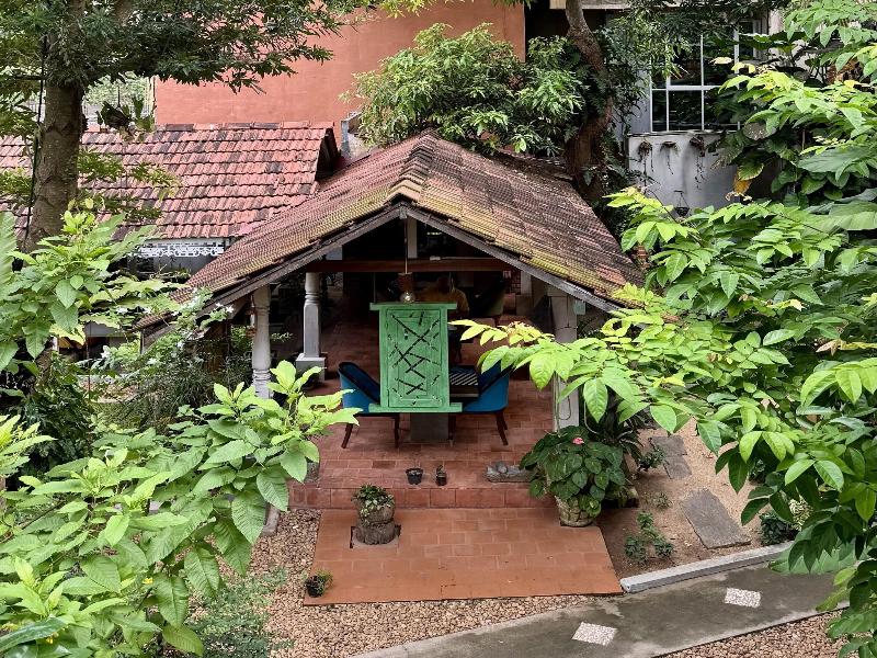 Gomez Place