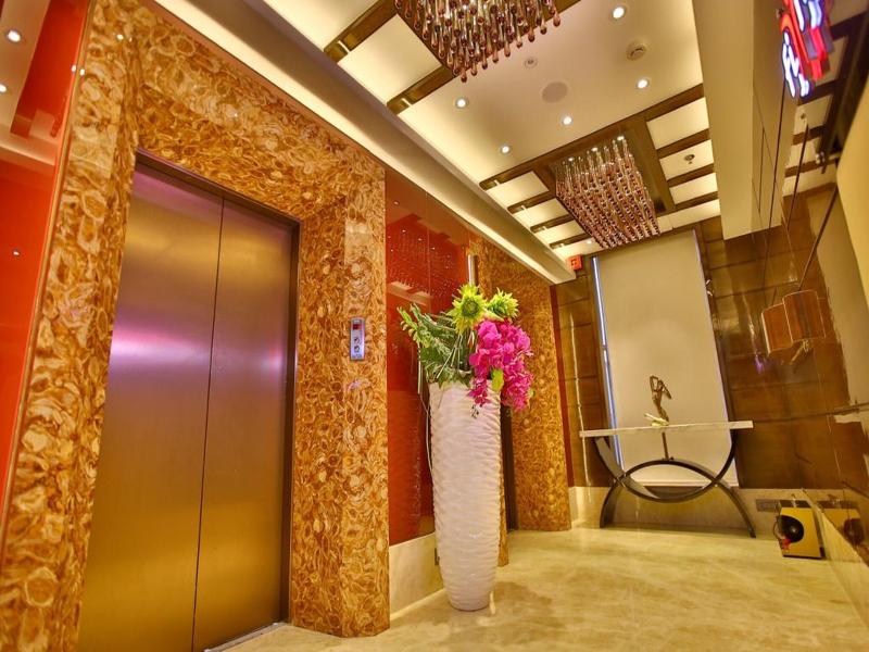 Regenta Central The Crystal