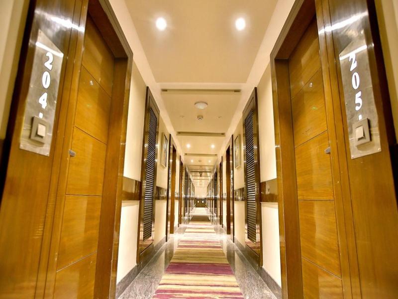 Regenta Central The Crystal