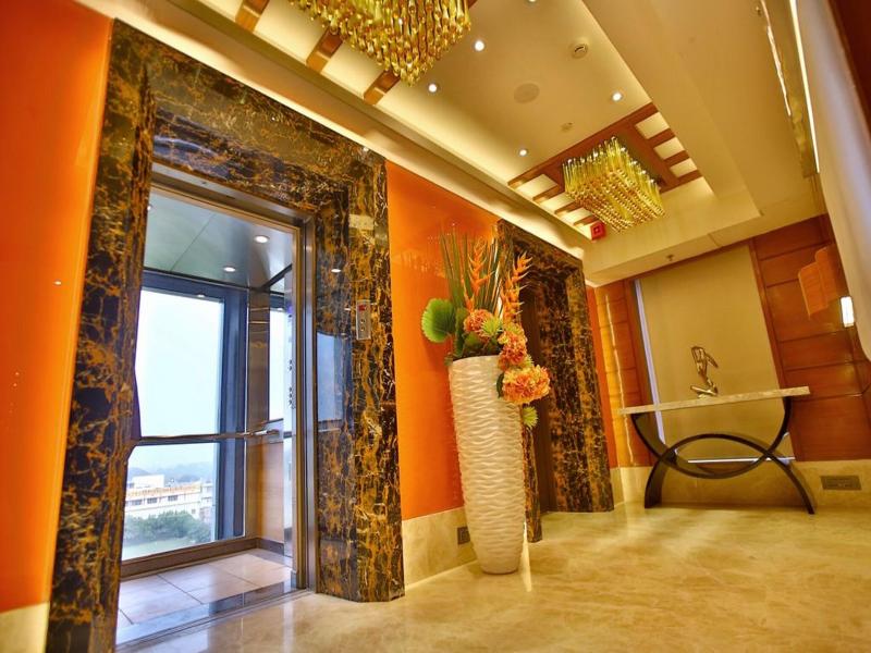 Regenta Central The Crystal