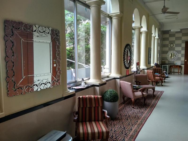 Elphinstone Hotel image