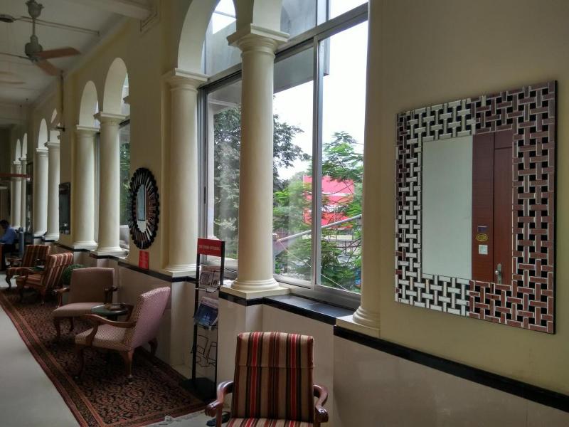 Elphinstone Hotel image