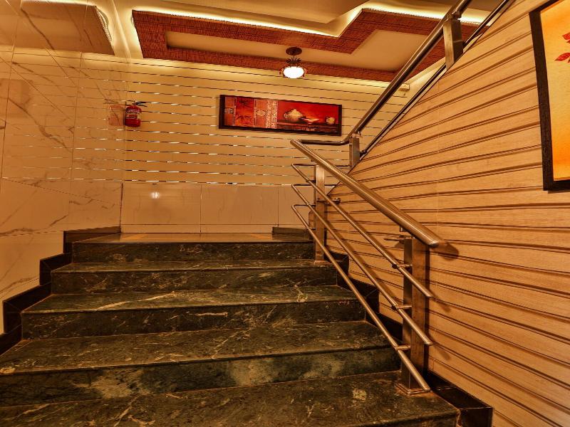 La Hotel Metro image