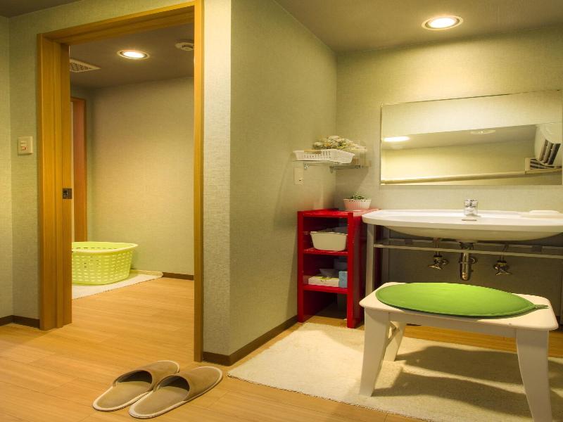 Business Hotel Wako image