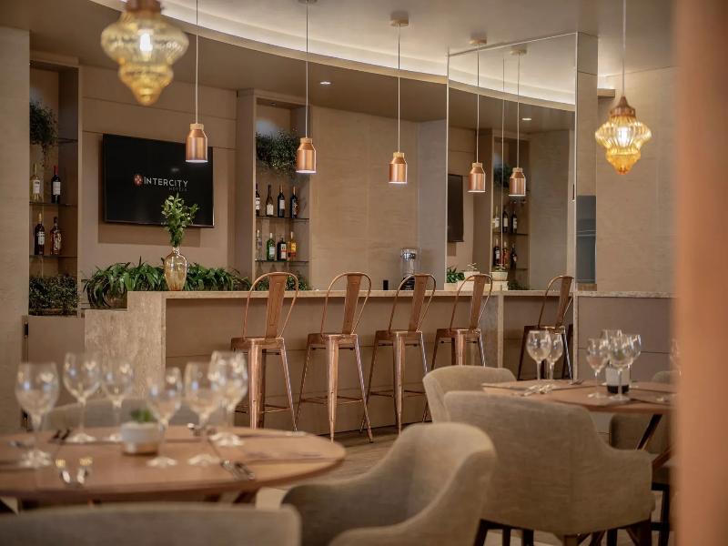 Intercity Curitiba Batel — restaurant