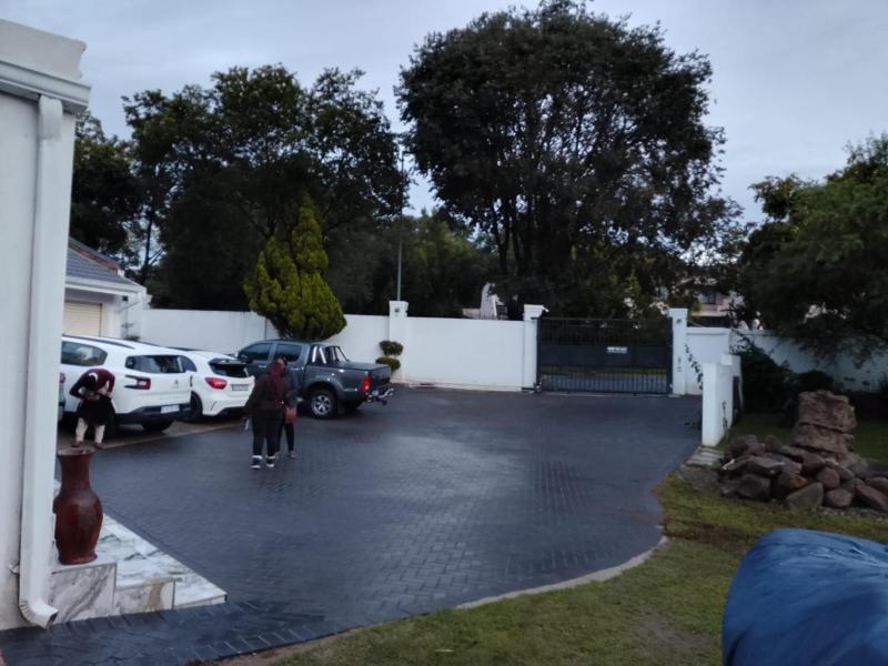 Royal Olympia Lodge image
