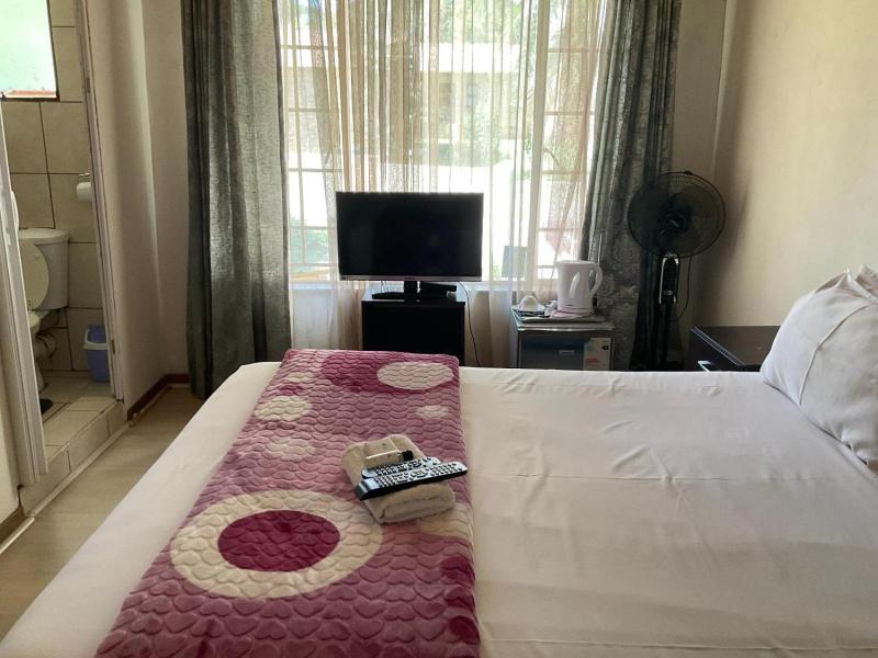 Royal Olympia Lodge image