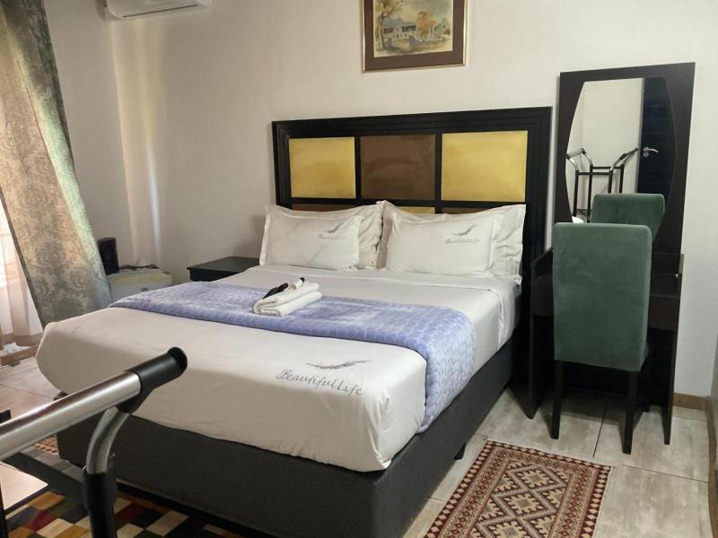 Royal Olympia Lodge image