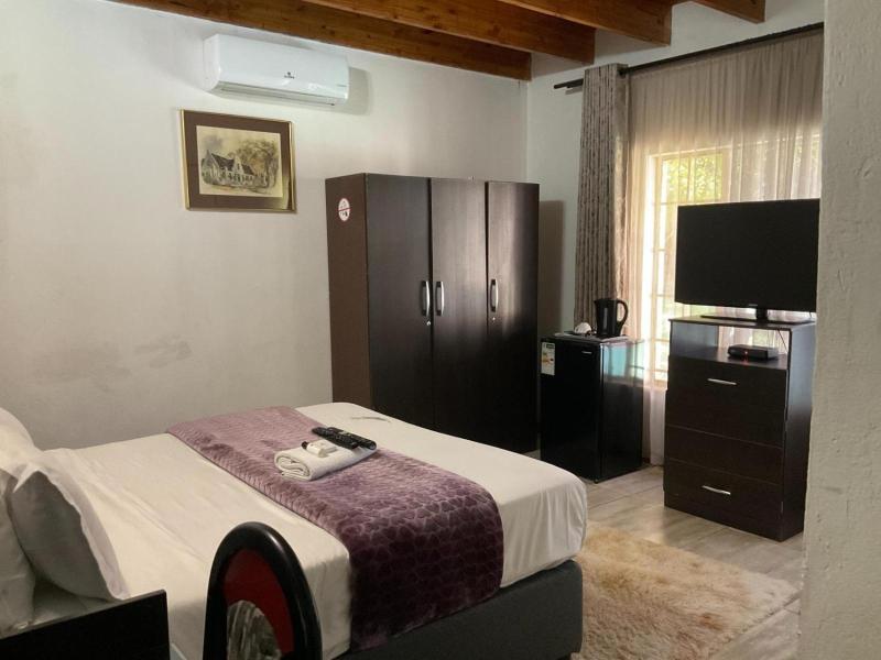 Royal Olympia Lodge image