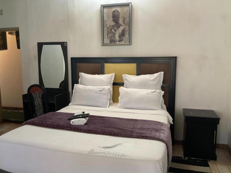 Royal Olympia Lodge image